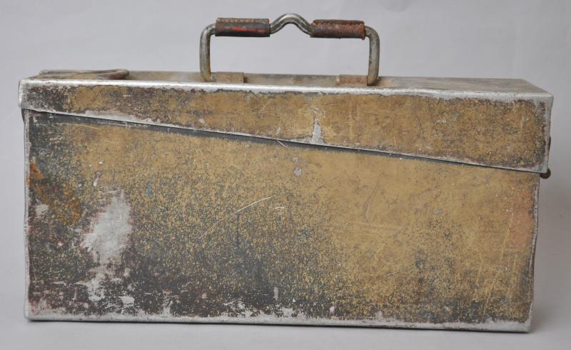 WW2 German Sand Camouflaged MG Tin