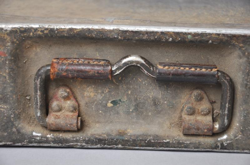 WW2 German Sand Camouflaged MG Tin