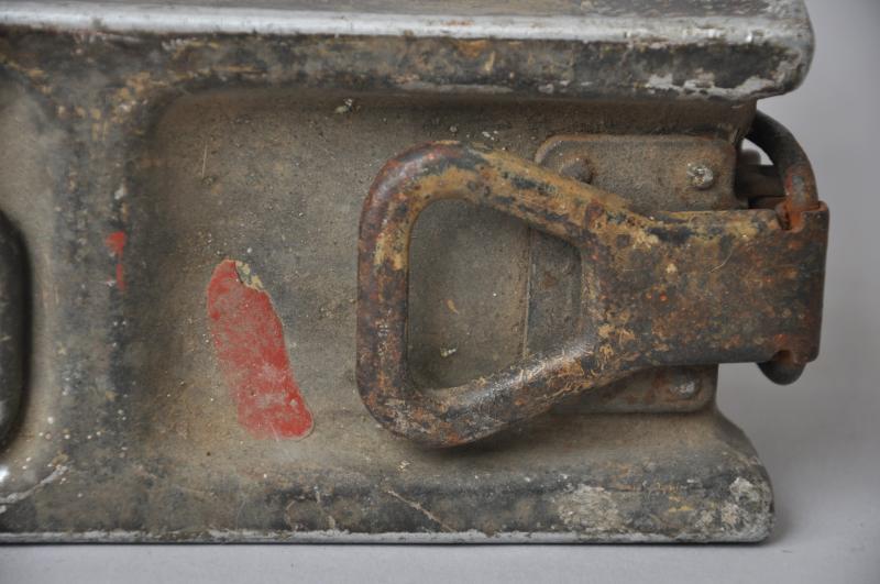 WW2 German Sand Camouflaged MG Tin