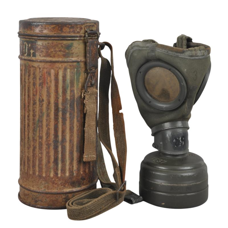 WW2 German Camouflage Gas Mask Canister & Gas Mask