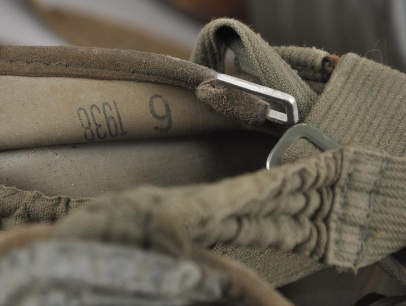 WW2 German Camouflage Gas Mask Canister & Gas Mask