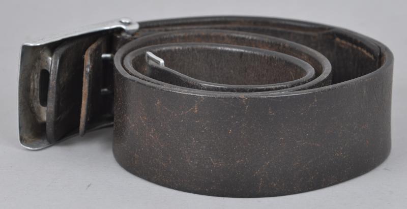 WW2 German Luftwaffe Belt & Buckle 1939 - 'SH U Co' maker