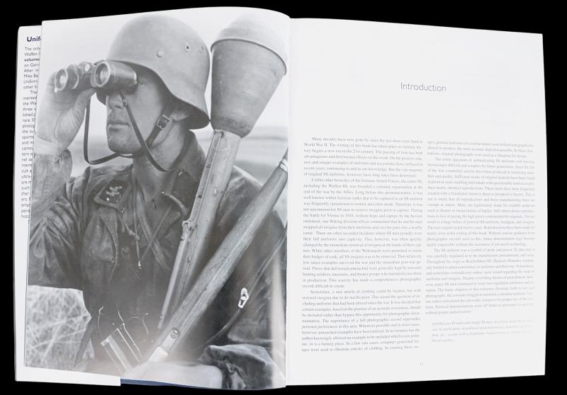 Uniforms Of The Waffen-SS - Michael D Beaver