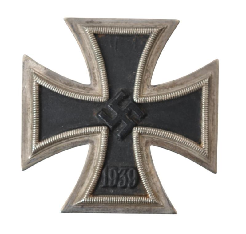 WW2 German Iron Cross First Class 1939 - L. & R. Wiedmann' of Berlin Maker ( L/1)