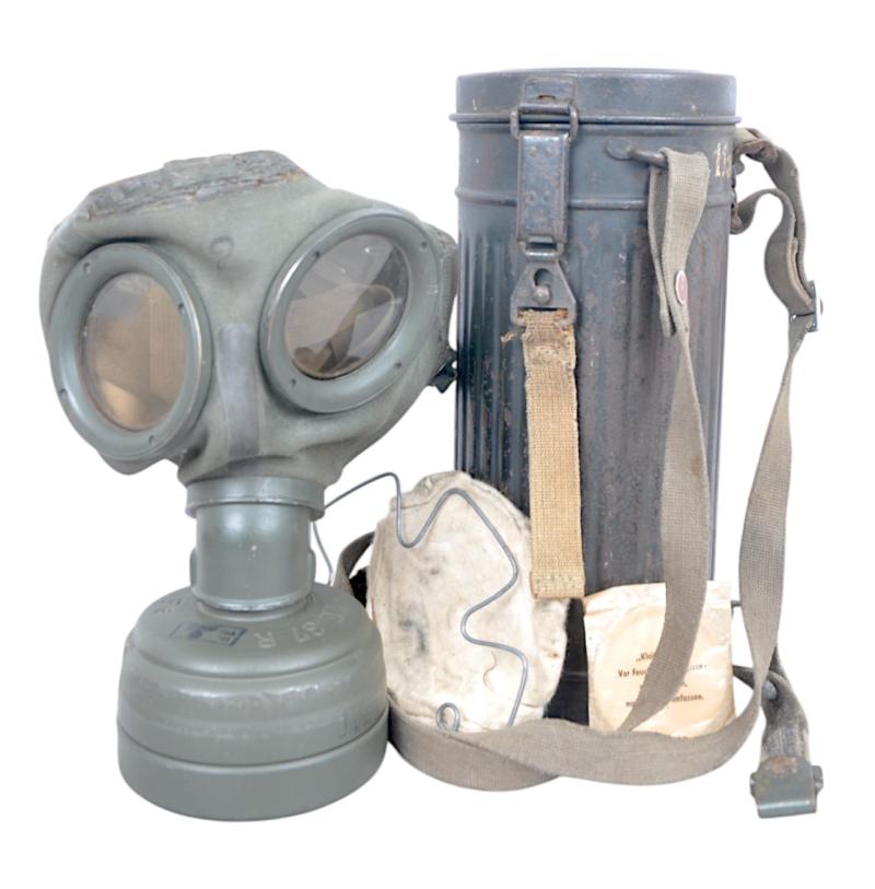 WW2 German Luftwaffe Gas Mask & Canister With Original Long & Short Straps , Spring & Cleaning Cloth