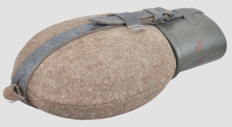 WW2 German Waterbottle With Olive Green Cup 1942