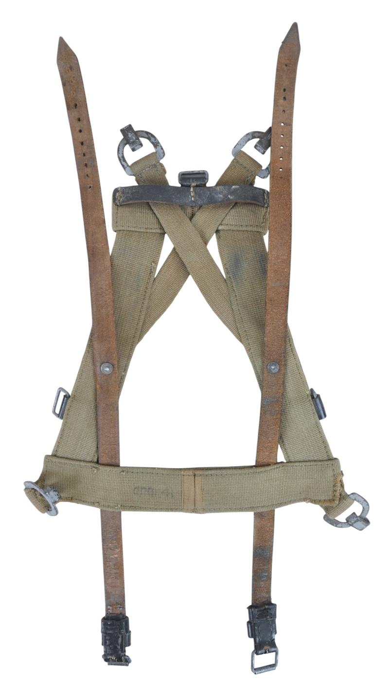 WW2 German Equipment A Frame 1941