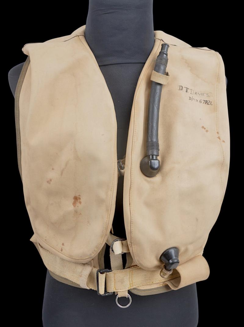 Luftwaffe 10-30 B-2 Schwimmveste ( Life Preserver ) 1941